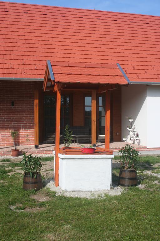 Malomko Apartman 斯拉 外观 照片